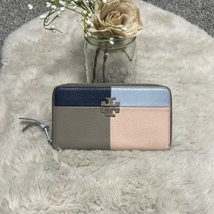✨Tory Burch Color-block Wallet✨